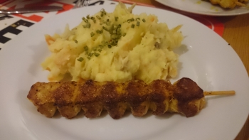 Kartoffelstampf mit Grillspieß